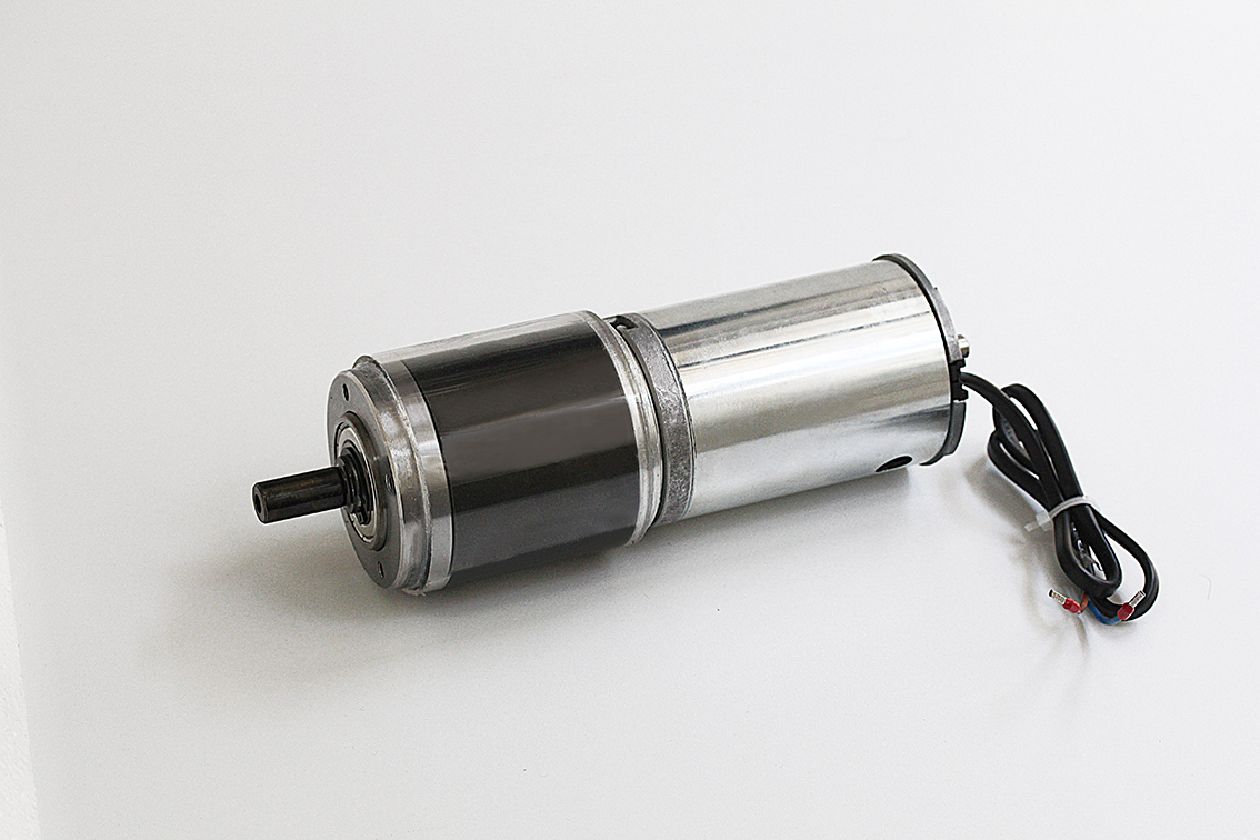 Permanent Magnet DC Motor with reduction box and encoder (Type 4225 PL100)